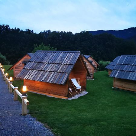 Small Wooden Houses And Apartments Zgornja Dobrava 라도블리차 외부 사진