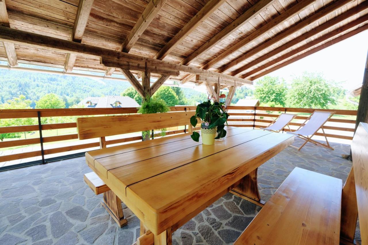 Small Wooden Houses And Apartments Zgornja Dobrava 라도블리차 외부 사진